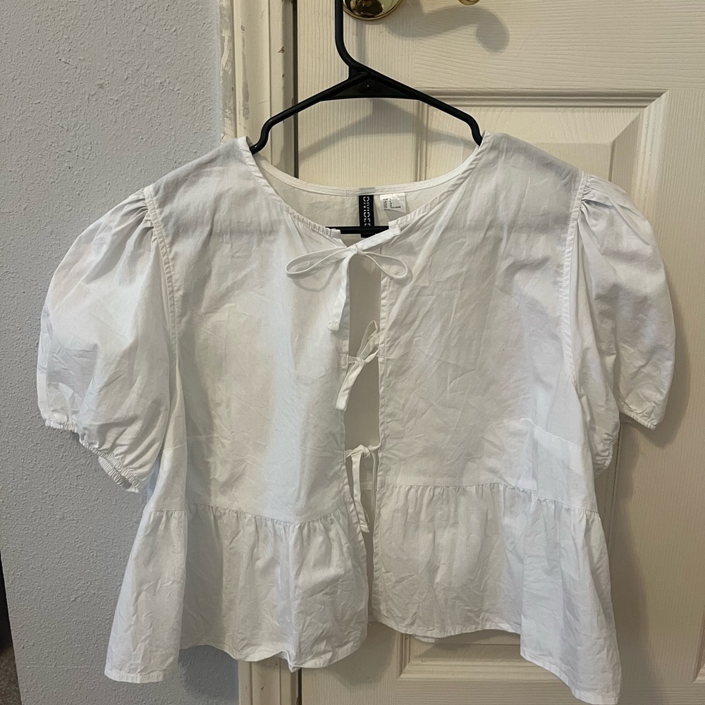 H&M white bow blouse size: large